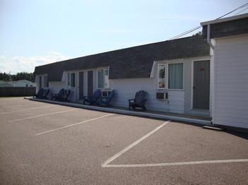 Motel De La Riviere Saint Felicien Exterior photo
